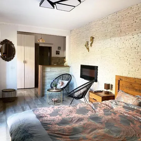 Tiny Home In The Old Center * Брашов